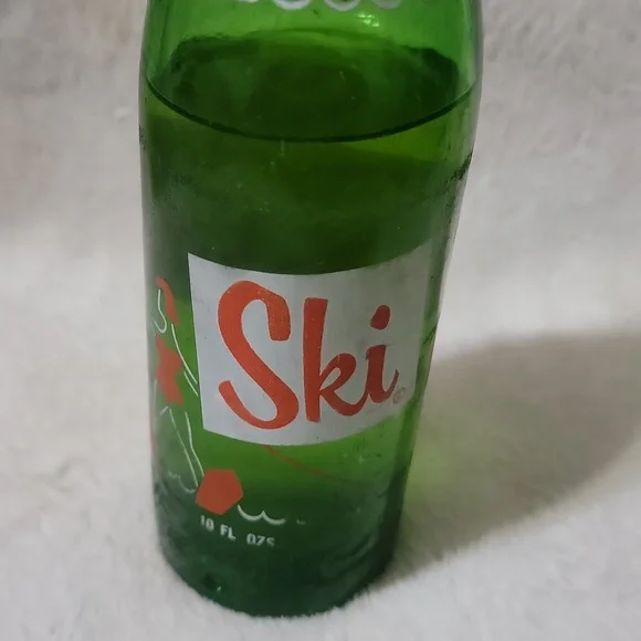 Vintage Unopened 1976 Ski soda bottle - Picture 2 of 8